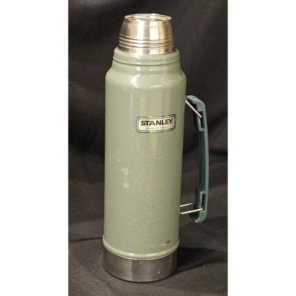 Stanley Aladdin Green 1.1 Quart/1 Liter Vacuum Bottle (2d1) - Picture 1 of 12